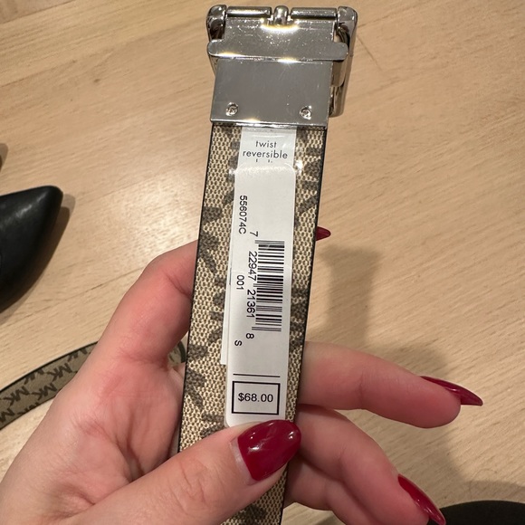 Michael Kors Reversible Belt - Picture 4 of 5